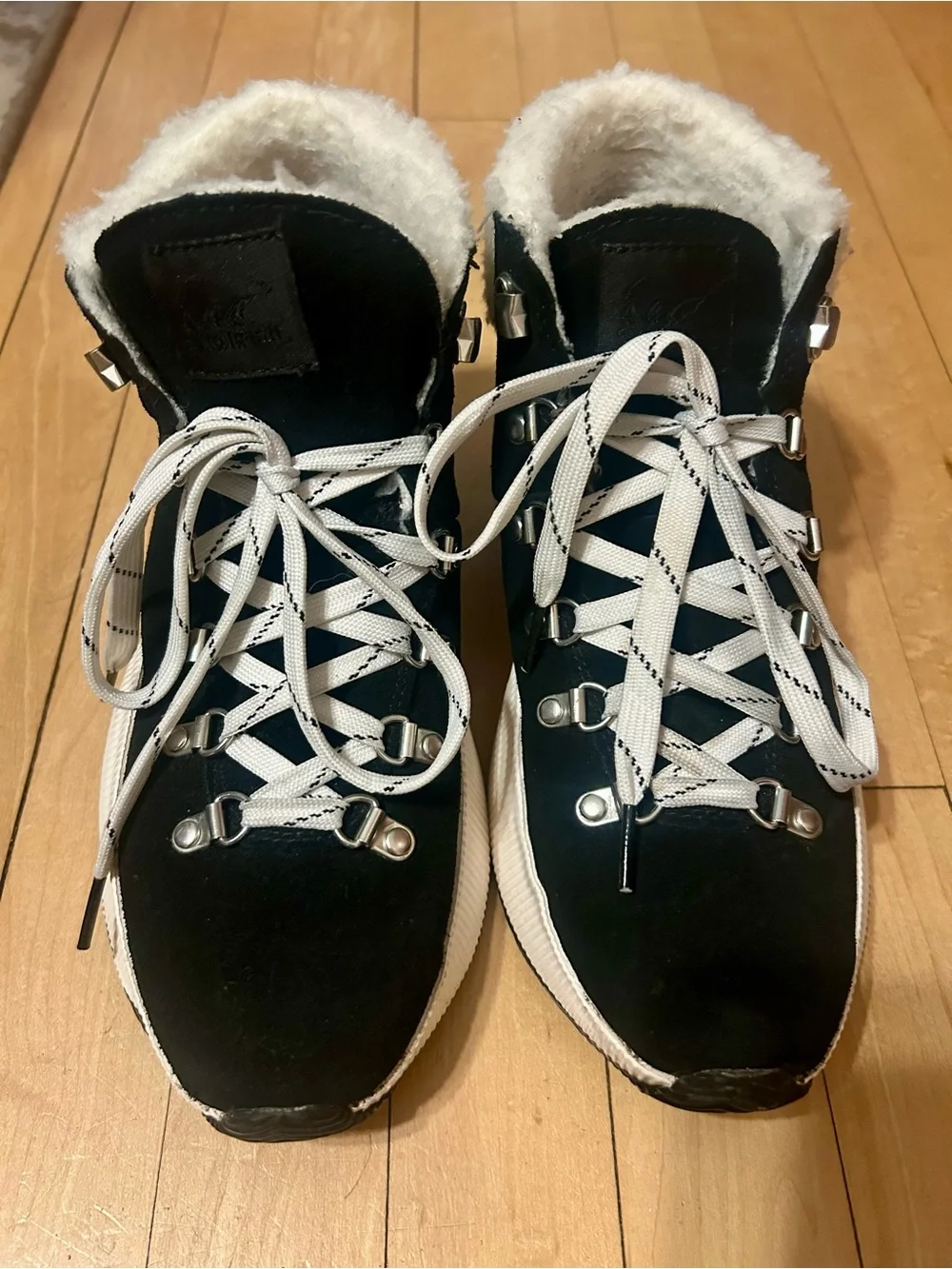 Sorel Women's Out N About III Conquest waterproof sneaker boot